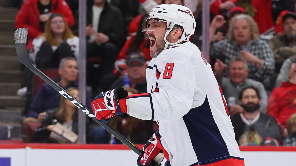 Capitals' Alex Ovechkin scores twice after big Rangers hit