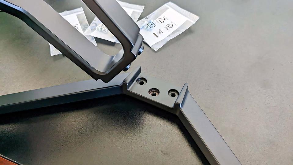 Monoprice 35-inch Zero-G requires screw assembly.