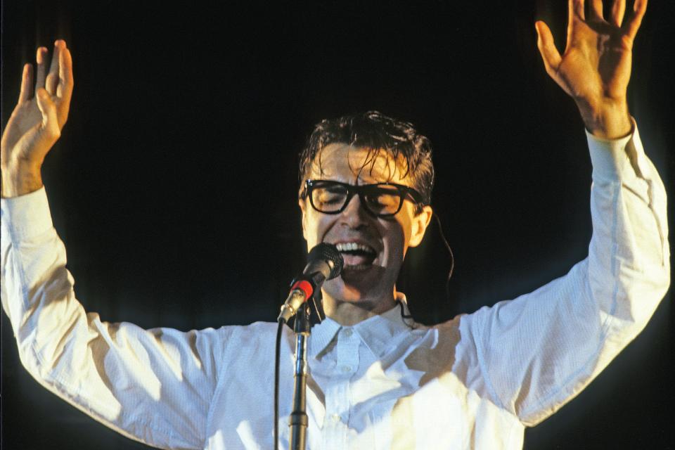 CIRCA 1982: Singer David Byrne of the art rock band "Talking Hands" performs onstage in circa 1982. (Photo by Larry Hulst/Michael Ochs Archives/Getty Images)