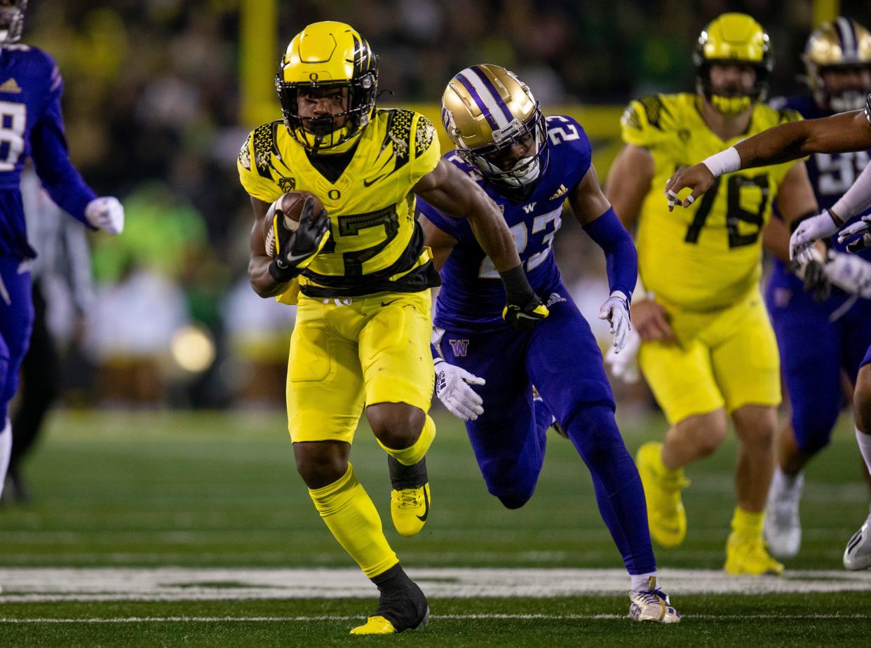 Oregon running back Noah Whittington rushes for a touchdown as the No. 6 Oregon Ducks host the No. 24 Washington Huskies Saturday, Nov. 12, 2022, at Autzen Stadium in Eugene, Ore. 