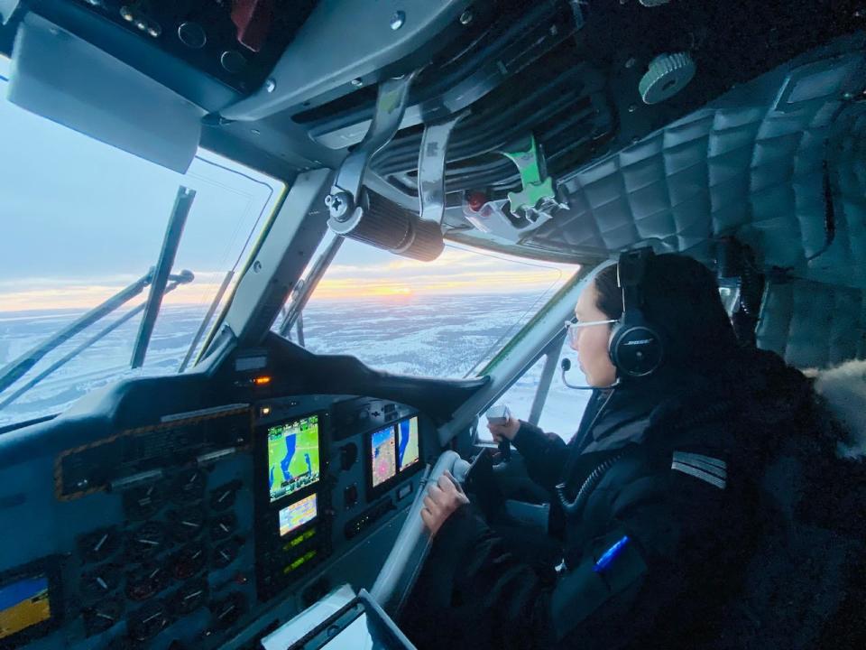 Zoe Kroonenburg hopes to inspire girls in Nunavik who see female pilots fly into their communities.