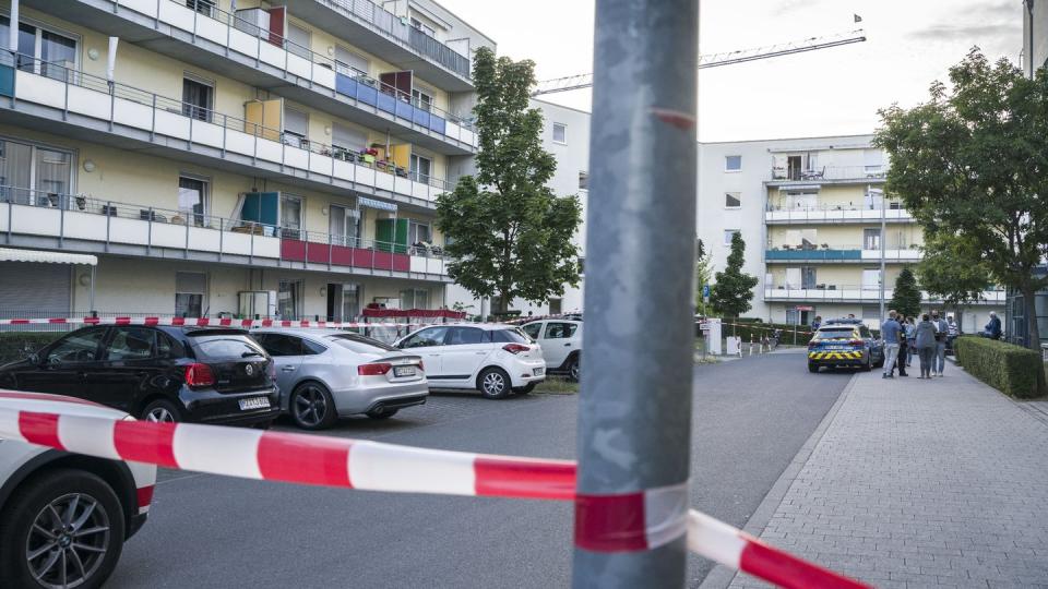 Der Tatort im Mainzer Stadtteil Gonsenheim ist weiträumig abgesperrt.