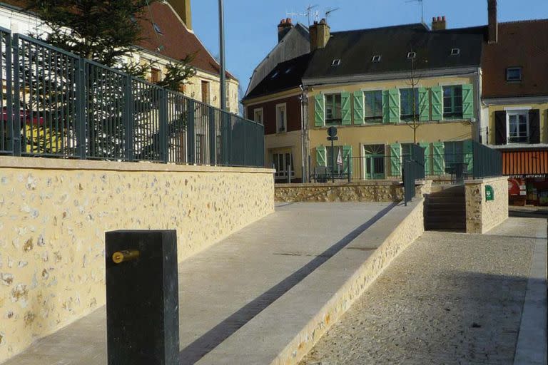 Los dos hombres murieron en Authon-du-Perche, un pueblo al noroeste francés