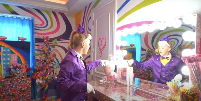   JoJo Siwa / Via youtube.com