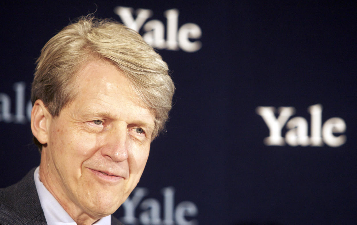 Robert Shiller, one of three American scientists who won the 2013 economics Nobel prize, attends a press conference in New Haven, Connecticut October 14, 2013. Shiller, along with Eugene Fama and Lars Peter Hansen, won the 2013 economics Nobel prize on Monday for research that has improved the forecasting of asset prices in the long term and helped the emergence of index funds in stock markets, the award-giving body said. REUTERS/Michelle McLoughlin (UNITED STATES - Tags: BUSINESS SOCIETY SCIENCE TECHNOLOGY)