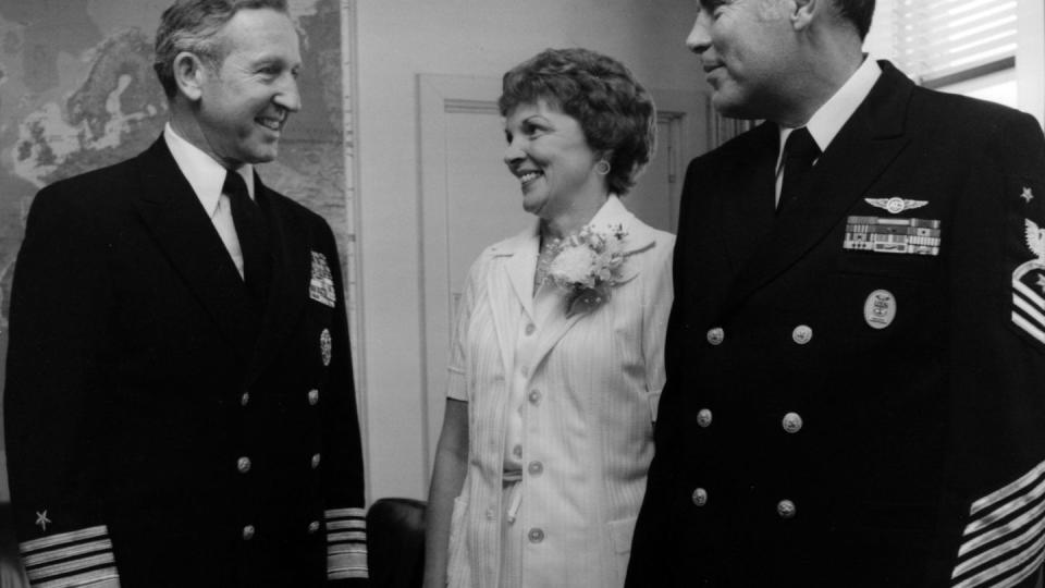 Chief of Naval Operations Adm. Thomas Hayward, left, meets with the 4th Master Chief Petty Officer of the Navy Thomas Crow and his wife, Carol Crow, in 1979. (U.S. Defense Department)