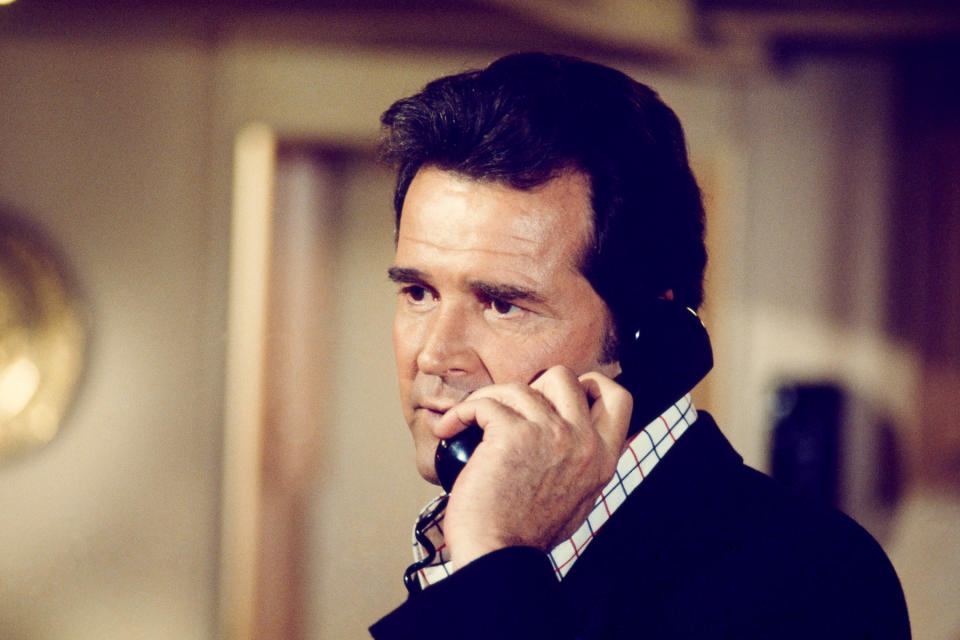 THE ROCKFORD FILES -- "Claire" Episode 117 -- Airdate 01/31/1975 -- Pictured: James Garner as Jim Rockford  