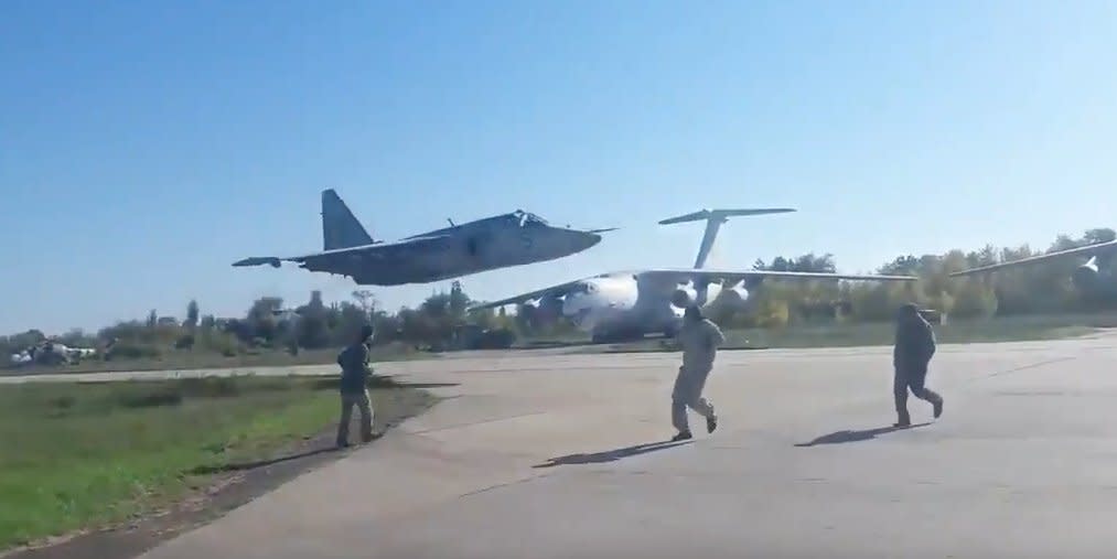 Su-25M1 low pass