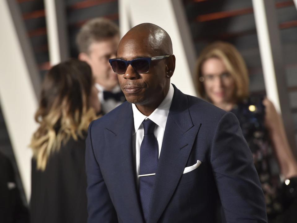 BEVERLY HILLS, CA - FEBRUARY 28:  Comedian Dave Chappelle arrives at the 2016 Vanity Fair Oscar Party Hosted By Graydon Carter at Wallis Annenberg Center for the Performing Arts on February 28, 2016 in Beverly Hills, California.  (Photo by John Shearer/Getty Images)