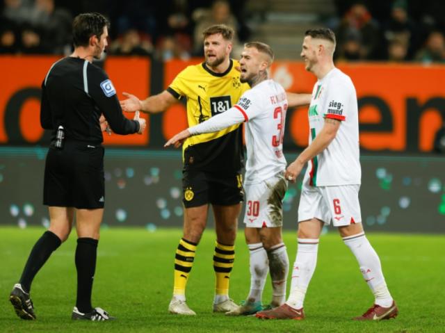 Dortmund's poor run continues with draw at Augsburg, Leipzig win