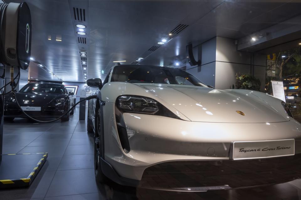 La próxima generación de CarPlay se va a lanzar en los sistemas de los fabricantes de gama alta Porsche y Aston Martin.