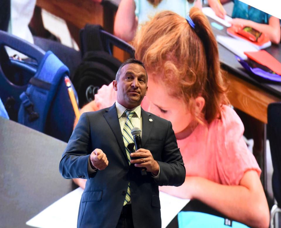 Oct 18, 2022; Tuscaloosa, AL, USA; Mike Daria, superintendent of the Tuscaloosa City Schools, talks during the West Alabama Education Summit at the Bryant Conference Center Tuesday, Oct. 18, 2022. 