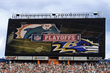 <b>When it was first activated, this was the biggest HDTV in the world. This photo was taken at a 2008 playoff game between the Miami Dolphins and Baltimore Ravens, Jan. 4, 2009.</b> Al Messerschmidt/<a class="link " href="http://www.gettyimages.com" rel="nofollow noopener" target="_blank" data-ylk="slk:Getty Images;elm:context_link;itc:0;sec:content-canvas">Getty Images</a>