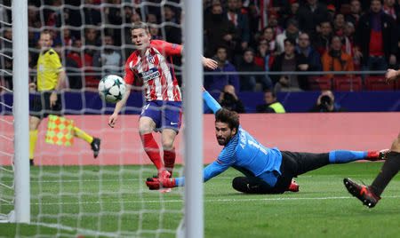 Soccer Football - Champions League - Atletico Madrid vs Roma - Wanda Metropolitano, Madrid, Spain - November 22, 2017 Atletico Madrid's Kevin Gameiro scores their second goal REUTERS/Sergio Perez