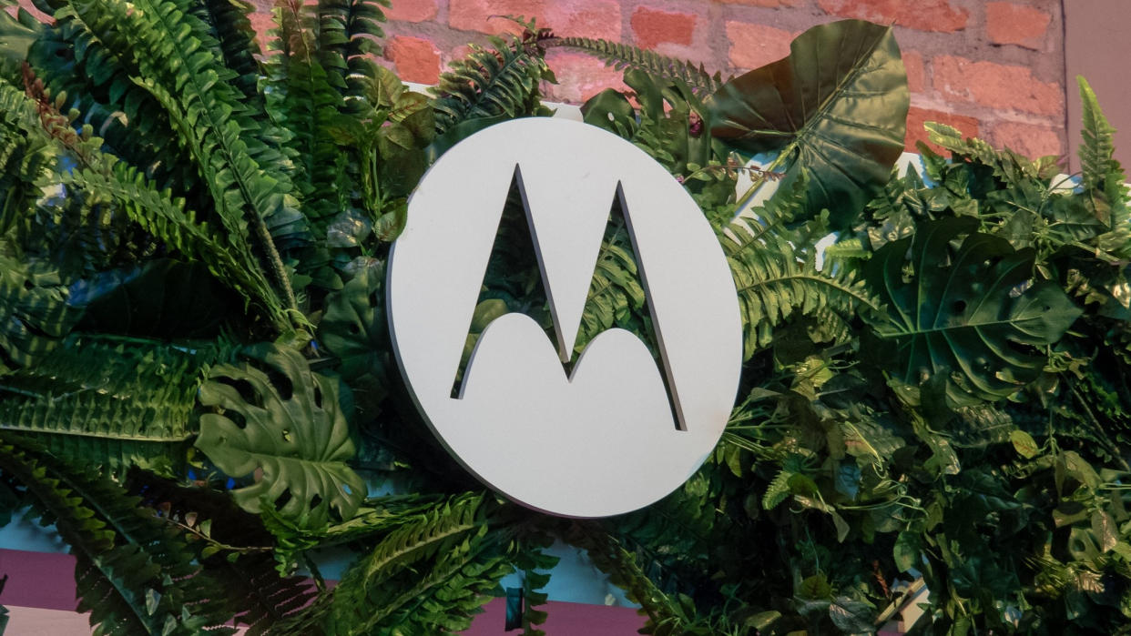  Motorola logo 