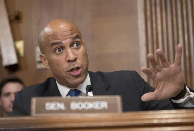 Senate Environment and Public Works Committee member Sen. Cory A. Booker, D-N.J. questions Environmental Protection Agency Administrator-designate, Oklahoma Attorney General Scott Pruitt on Capitol Hill in Washington, Wednesday, Jan. 18, 2017. (Photo: J. Scott Applewhite/AP)