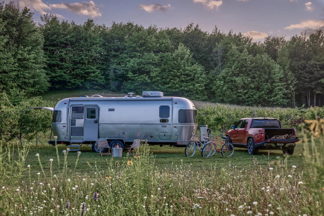 This is a 2024 Trade Wind Airstream. It is 26 feet, 2 inches long; 8 feet, 5-and-a-half inches wide; and weighs 6,200 pounds