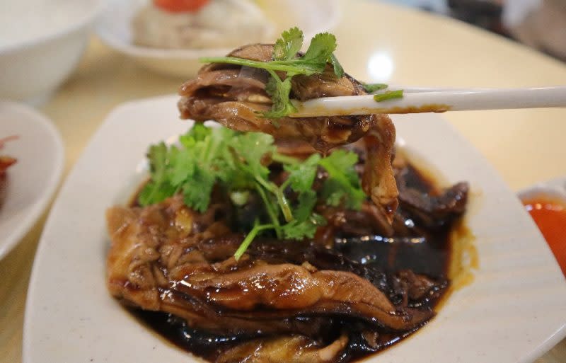 lao ye teochew porridge - braised duck upclose