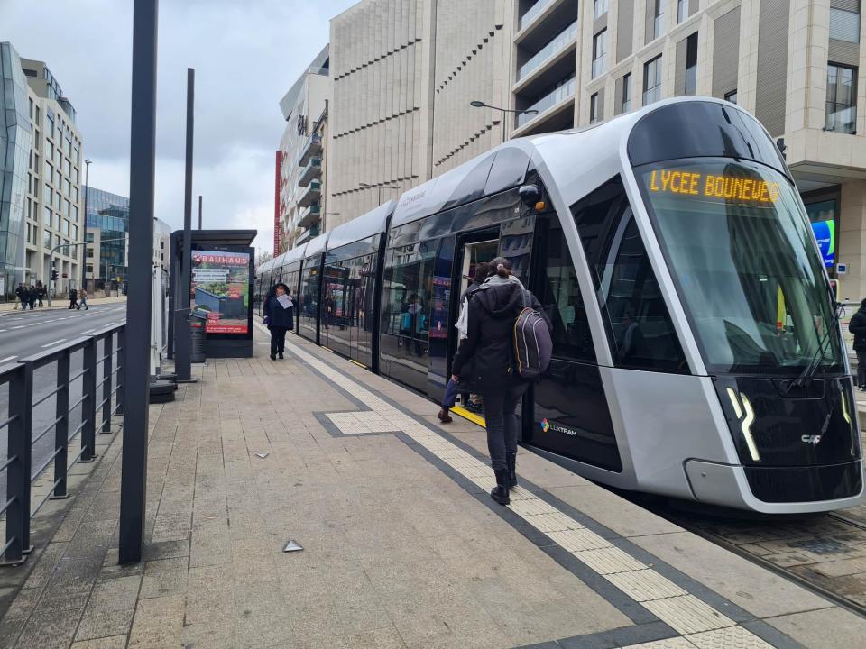 tram euro parliament