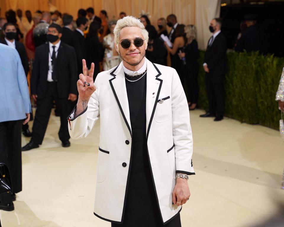 new york, new york   september 13 pete davidson attends 2021 costume institute benefit   in america a lexicon of fashion at the metropolitan museum of art on september 13, 2021 in new york city photo by sean zannipatrick mcmullan via getty images