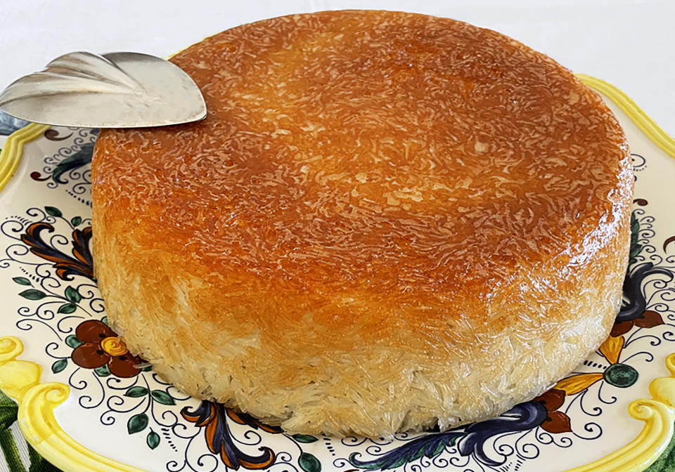 A big round of crispy rice called tahdig