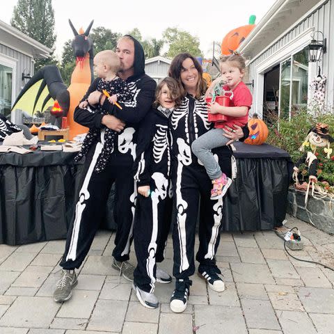 <p>Alanis Morrissette Instagram</p> Alanis Morrissette and Mario "Souleye" Treadway with their kids Ever, Onyx, and Winter.