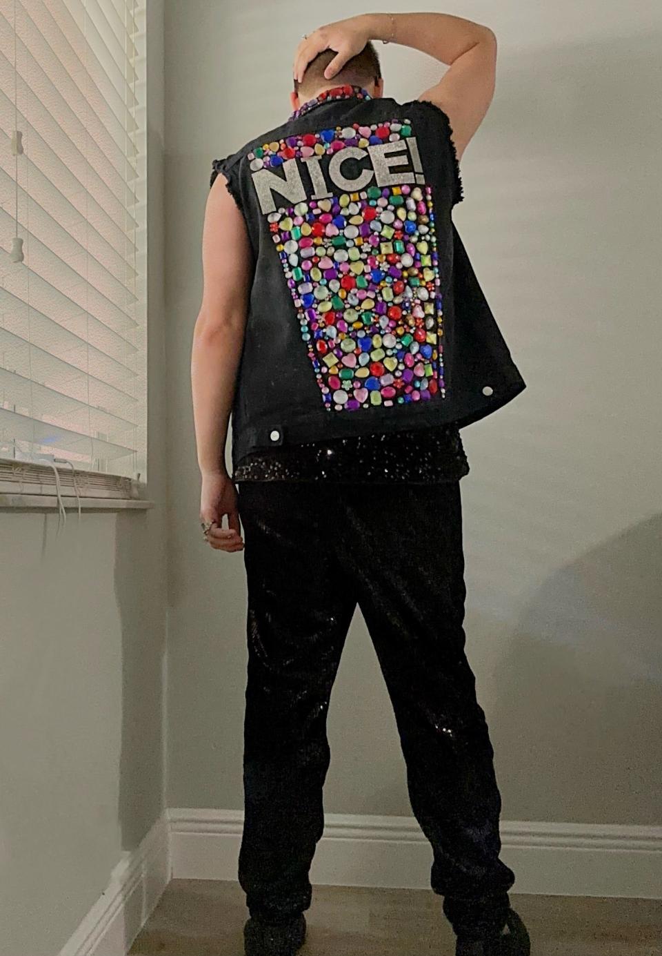 TikToker @DevenAnthony prepared a "Bejeweled"-inspired outfit to see Taylor Swift when she launches her Eras Tour at State Farm Stadium in Glendale, Arizona, on March 17.