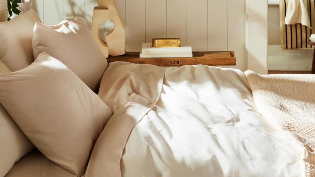  An example of what's on sale in the Brooklinen Presidents' Day sale, the Brooklinen Luxe Sateen Core Sheet Set. 
