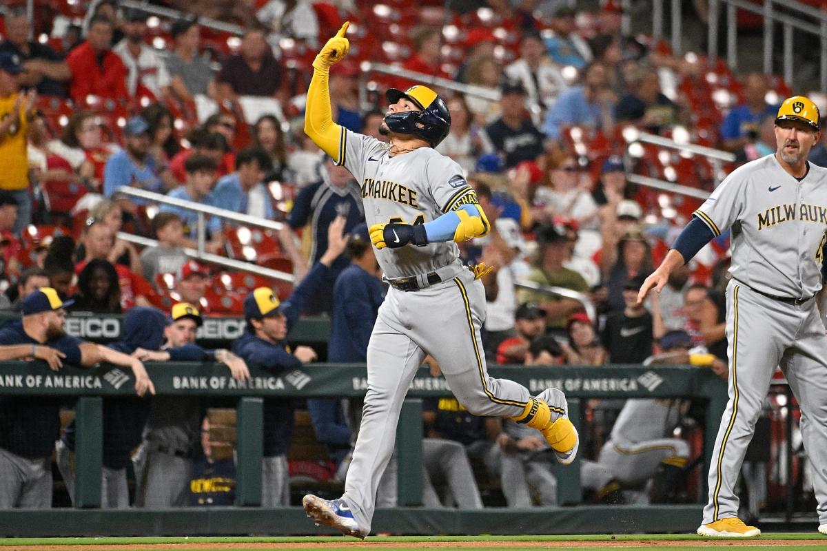 J.C. Mejia and William Contreras of the Milwaukee Brewers