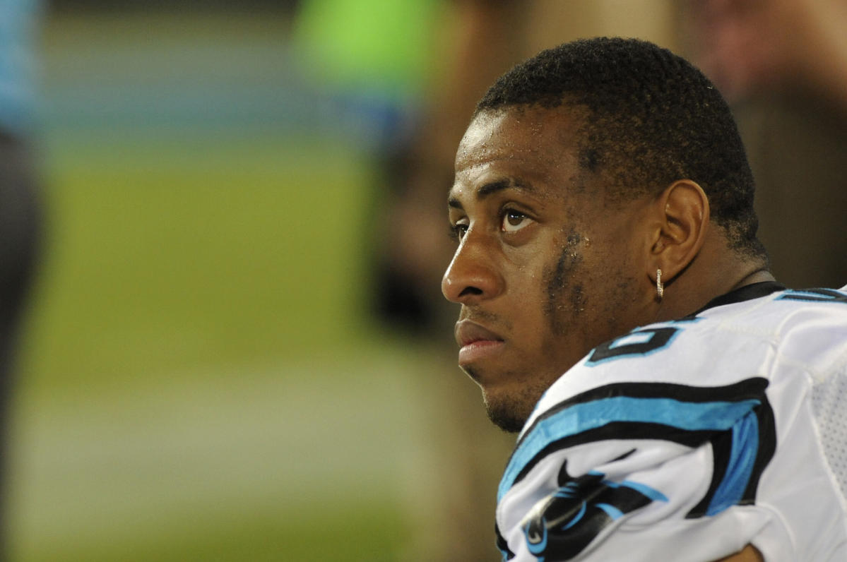 Former NFL star Greg Hardy set for UFC test in Jacksonville