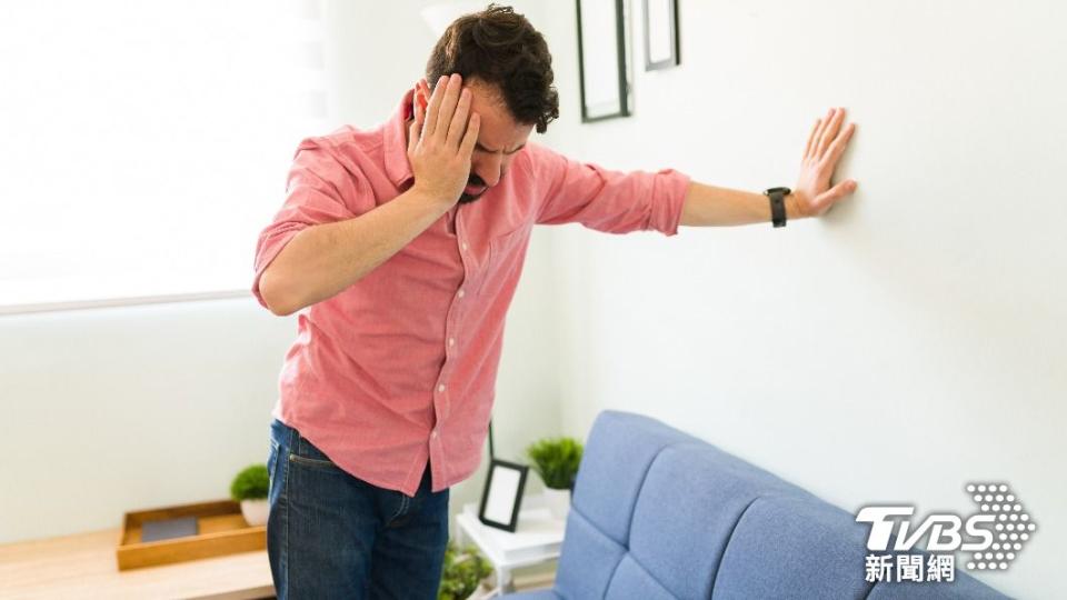 有網友身體不適，向公司請特休，卻被要求「病假證明」。（示意圖／shutterstock達志影像）