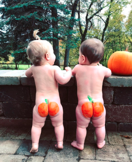 <p>Parents everywhere have been getting into the October spirit by painting pumpkins on their babies bottoms and posting the photos to social media.</p>