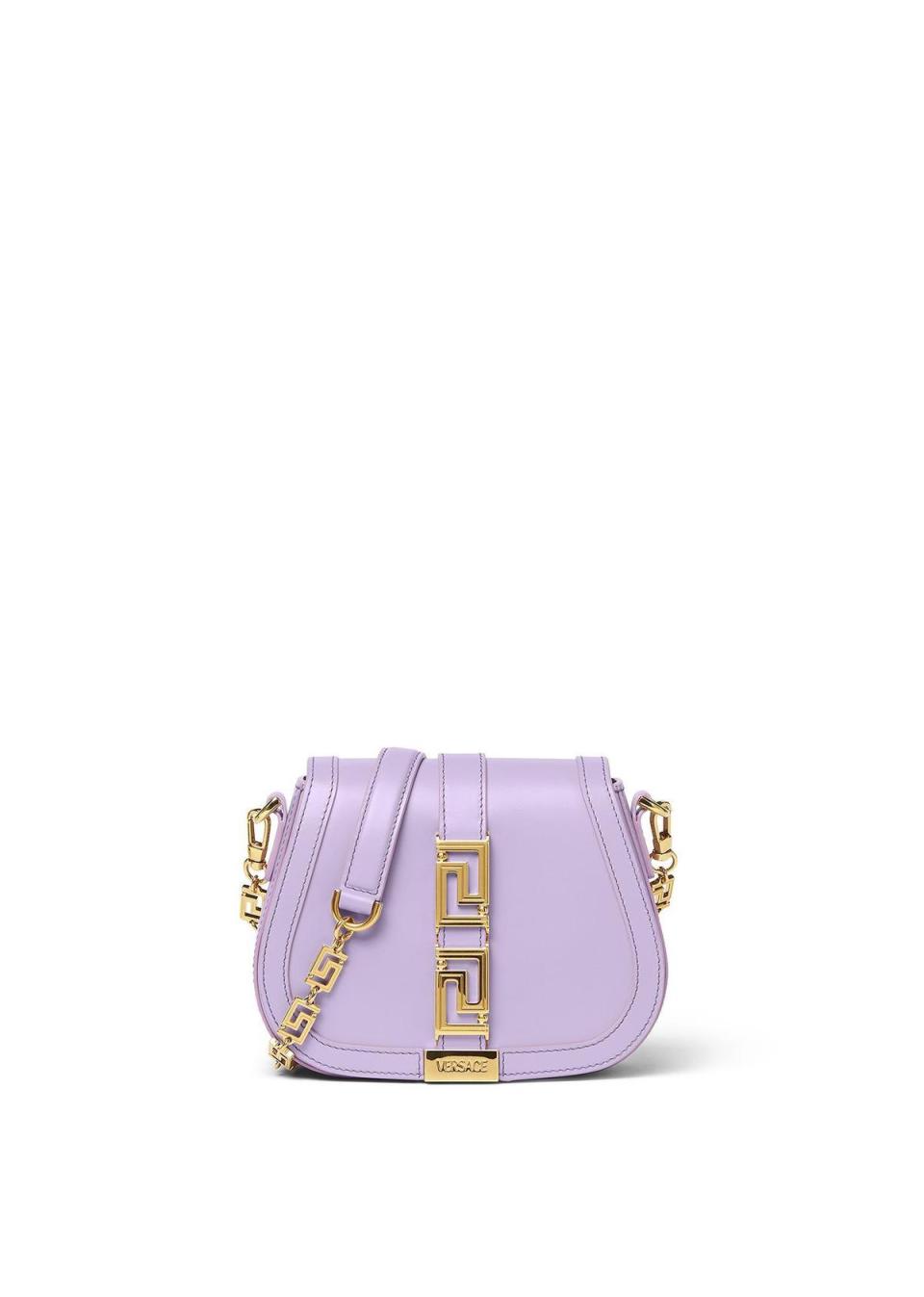 Greca Goddess紫色肩背包(小)。NT$83,500（VERSACE提供）