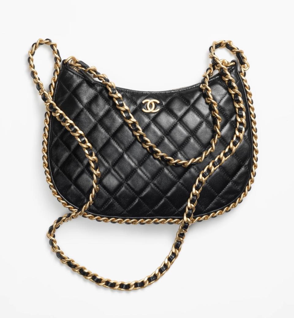 CHANEL手袋｜秋冬黑金新袋Top8！CHANEL 22價位再上高峰突破7萬、Jennie率先加持Hobo Bag