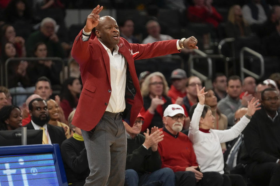 St. John's head coach Mike Anderson shouts to players during the second half of an NCAA college basketball game against Providence, Saturday, Feb 11, 2023 in New York. (AP Photo/Bryan Woolston)