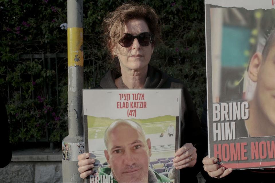 Dalit Katzenellenbogen protests outside Benjamin Netanyahu’s private residence in Jerusalem on Monday (Tom Bennett)