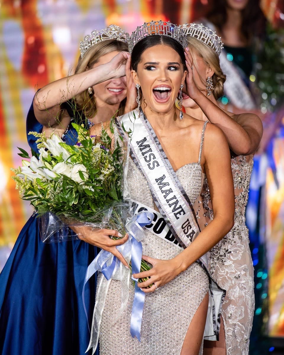 Juliana Morehouse is crowned Miss Maine USA. (Sage Media Photography)