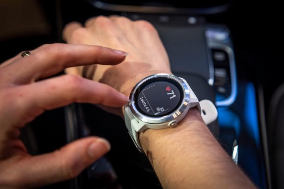 mercedes-benz-vivoactive-3