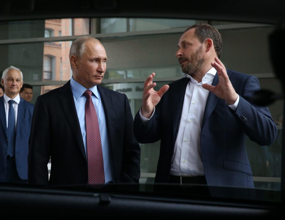 Der russische Präsident Wladimir Putin und der ehemalige Yandex-CEO, Arkadi Wolosch. - Copyright: Mikhail Svetlov/Getty Images