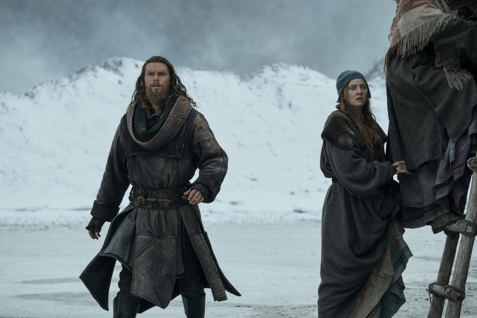 Vikings: Valhalla. (L to R) Sam Corlett as Leif Eriksson, Siobhán Callaghan as Cadlin in episode 204 of Vikings: Valhalla. Cr. Bernard Walsh/Netflix © 2022