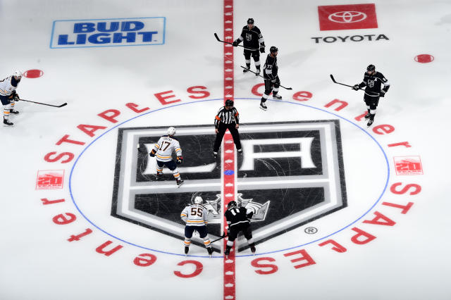 staples center logo