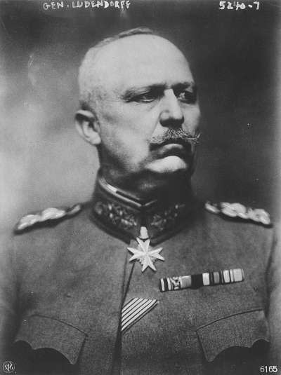 德意志帝國參謀總長艾瑞希·魯登道夫（Erich Ludendorff），為德國的著名將軍，同時也是第一次世界大戰時的重要主將。（取自維基百科 / 公有領域）