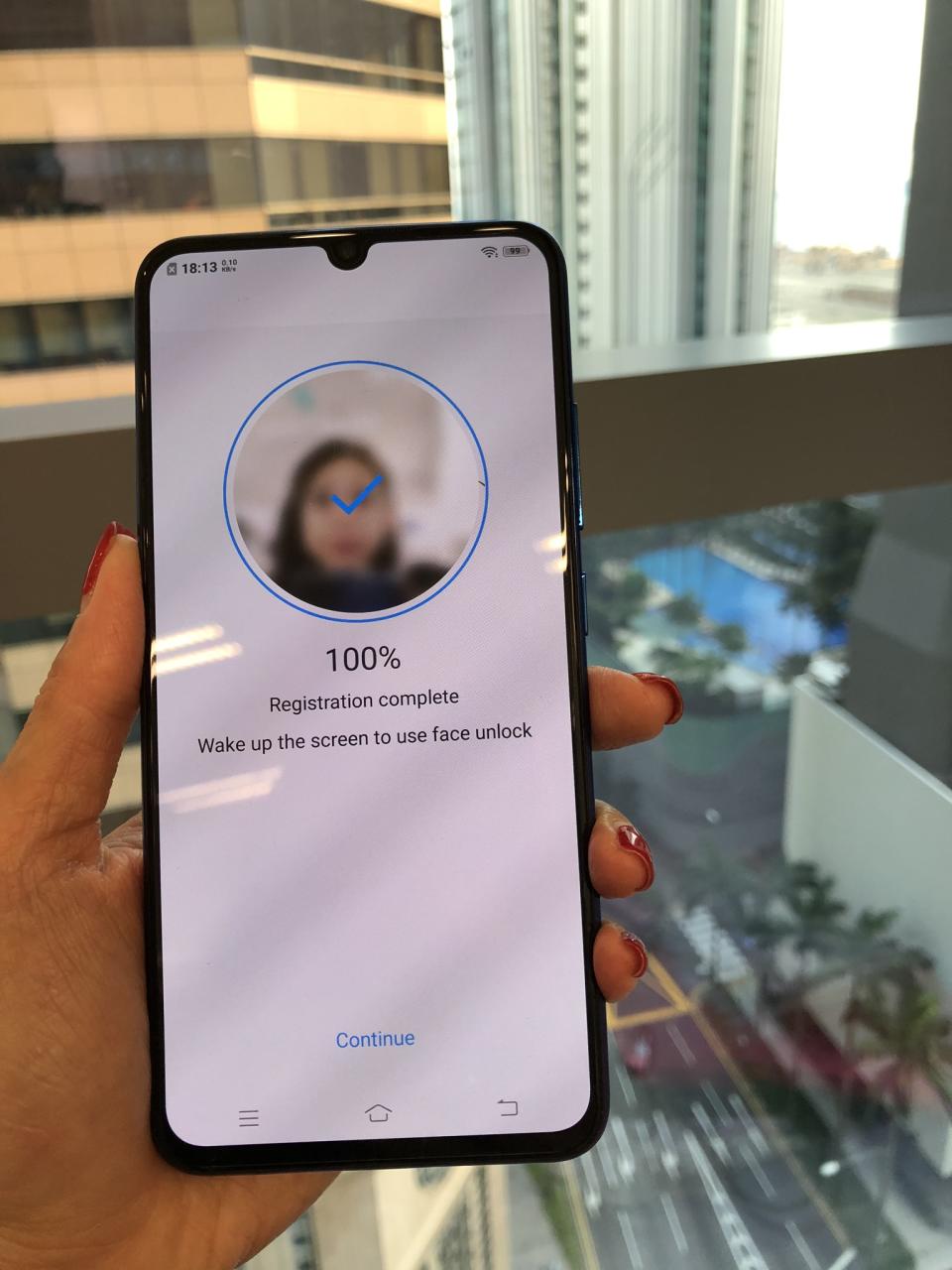 Face unlock features, checked! (Photo: Reta/Yahoo Lifestyle)