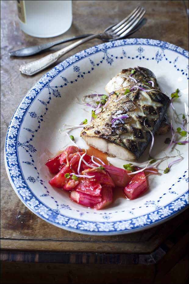 Mackerel with Oven-Baked Rhubarb