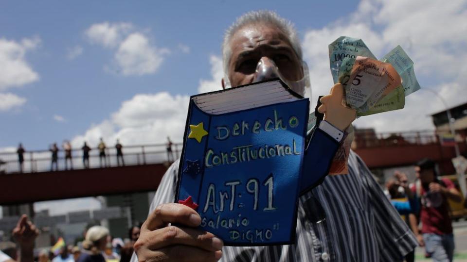 Manifestante en Caracas.