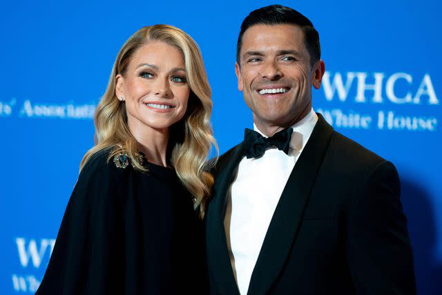 <p>Stefani Reynolds / AFP via Getty</p> Kelly Ripa and Mark Consuelos at the White House Correspondents' Association dinner in Washington, DC, on April 29, 2023