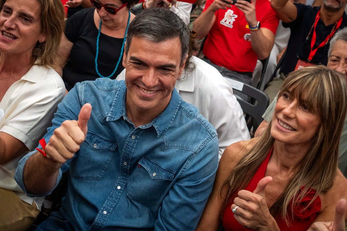 Pedro Sanchez with his wife Begona Gomez (AP)