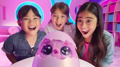 Something magical is finally here: introducing Hatchimals Alive Mystery Hatch. (CNW Group/Spin Master Corp.)