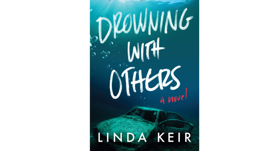 Linda Keir is the pen name of Linda Joffe Hull and Keir Graff. [Photo: Amazon]