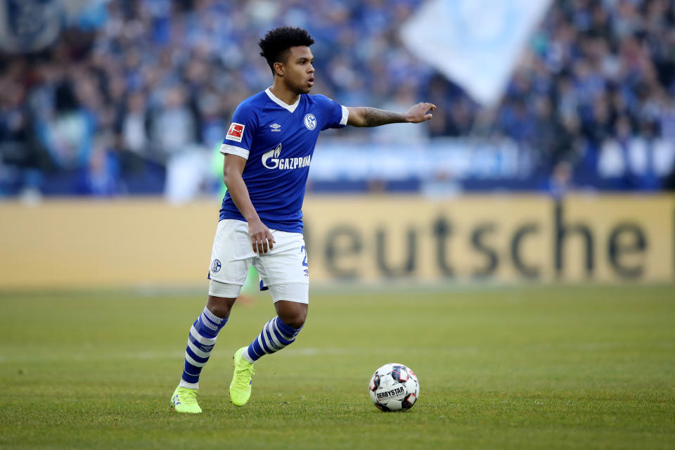 Weston McKennie impressed as a right back in Schalke’s scoreless draw against Freiburg on Saturday. (Christof Koepsel/Getty)